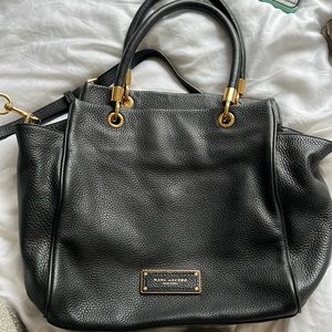 Marc Jacobs Black pebbled leather shoulder bag